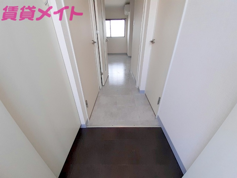 玄関　反転タイプ参考写真
