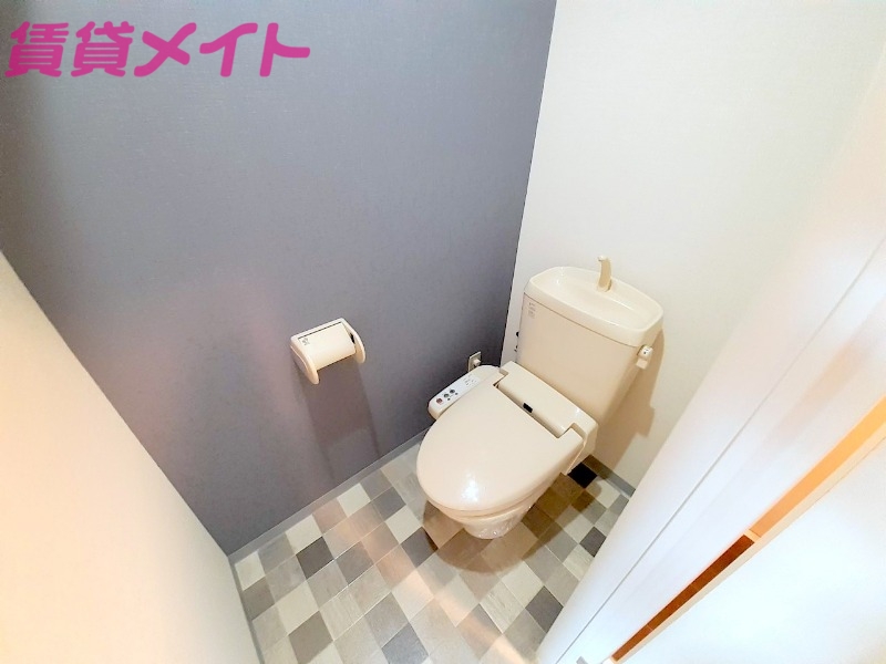トイレ　反転タイプ参考写真