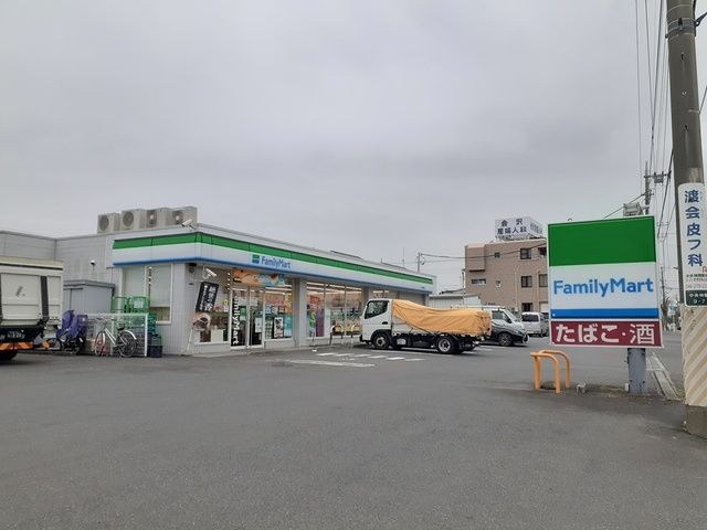 コンビニ　FamilyMart（コンビニ）まで269m