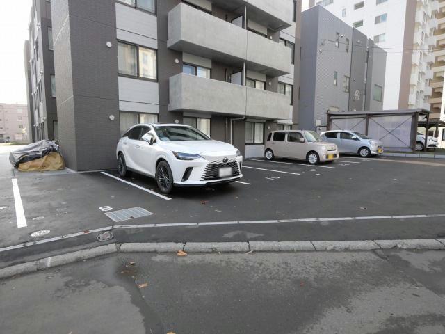 駐車場　駐車場