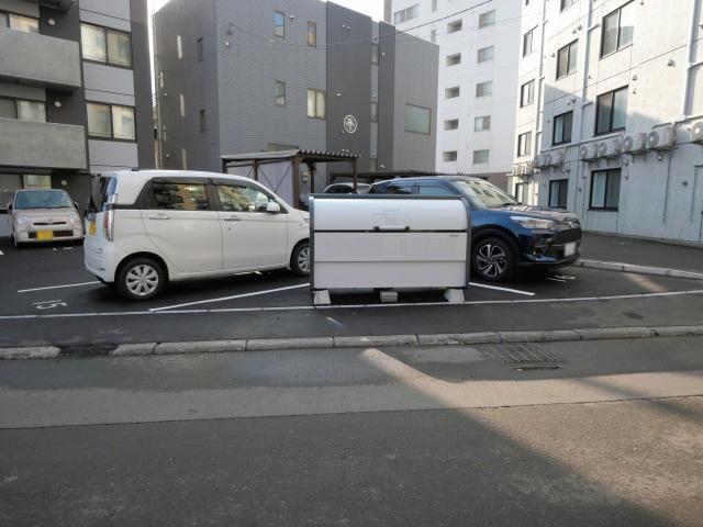駐車場　駐車場