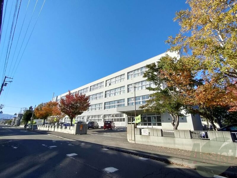 小学校　札幌市立元町北小学校（小学校）まで1067m