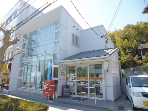 郵便局　明石朝霧駅前郵便局（郵便局）まで1201m