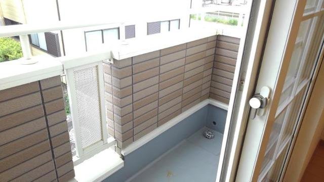 バルコニー　陽当たり良好なバルコニーです