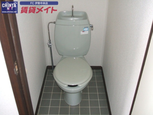 トイレ　同型