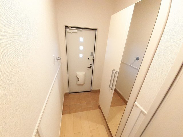 バルコニー　お洗濯にも便利なバルコニー付き