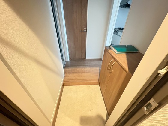 玄関　※別部屋の写真です