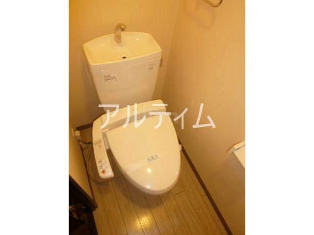 トイレ　※別のお部屋のお写真です。御参考までに。