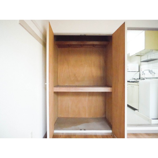 収納　同じ建物の別のお部屋
