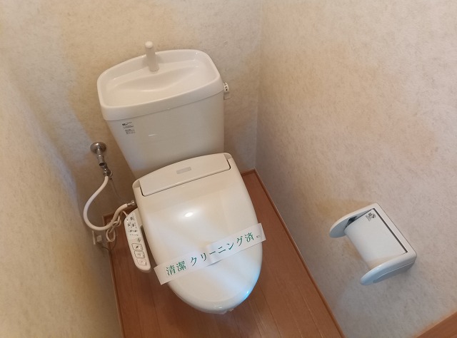 トイレ　温水洗浄便座付　WC