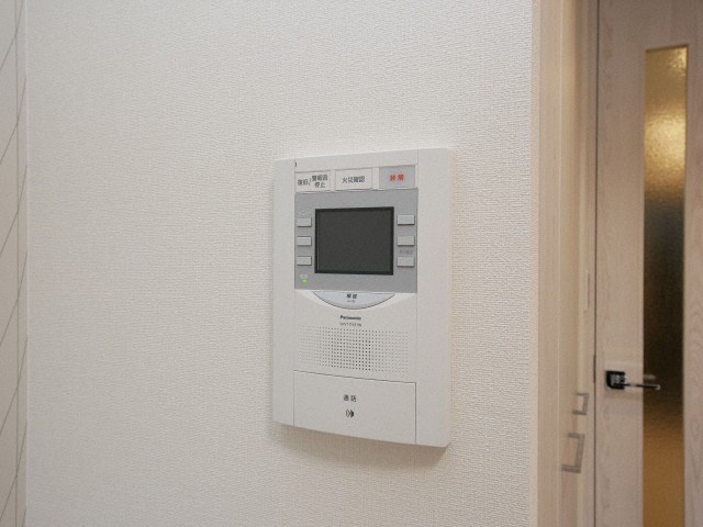 セキュリティ　モニター付きインターホンです
