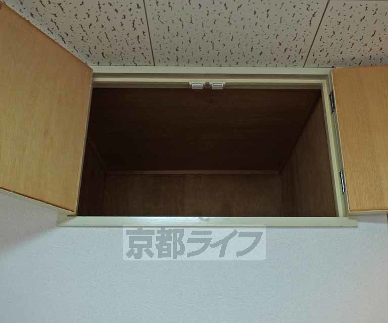 収納　天井近くにある機能性良好の収納です。