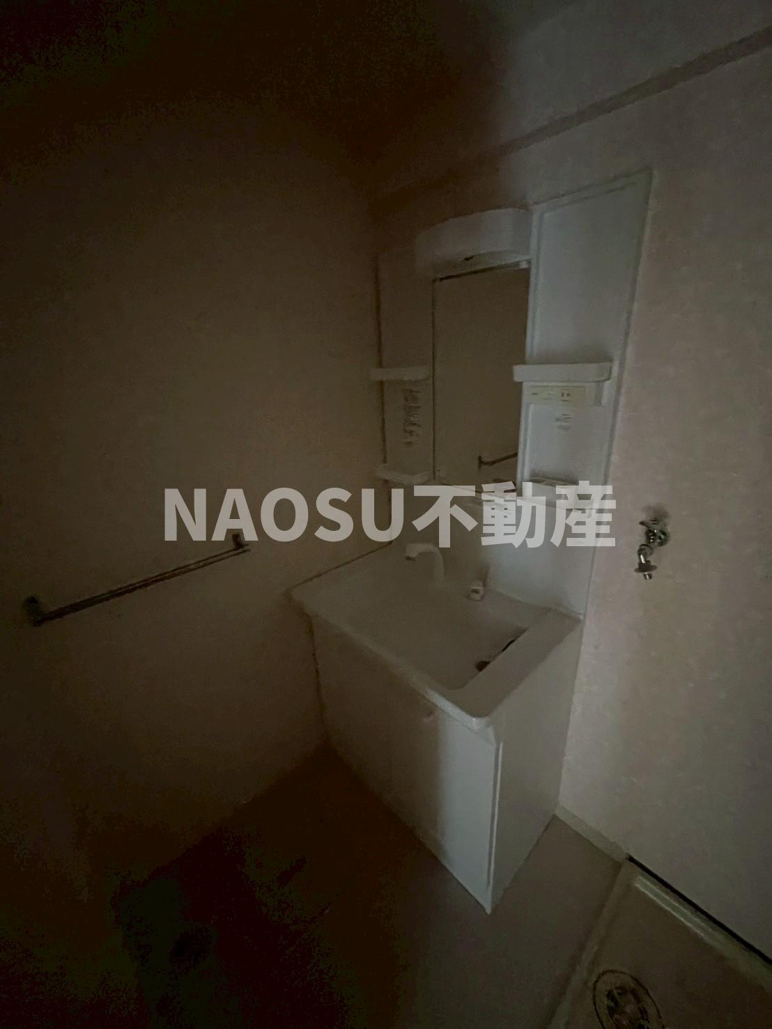洗面設備　独立洗面台です