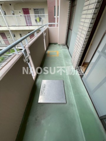 バルコニー　陽当たり良好なバルコニーです