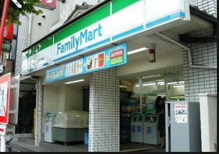 コンビニ　ファミリーマート東武鉄道本社店（コンビニ）まで348m