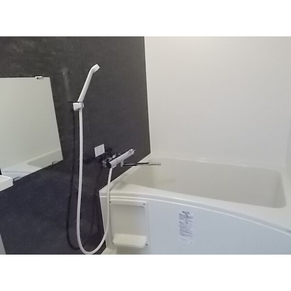 バス・シャワールーム　※写真は同じマンションの違う部屋のものになります。