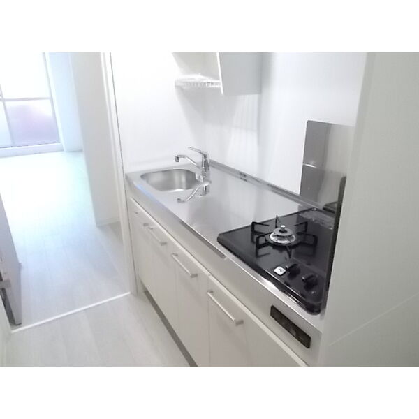 キッチン　※写真は同じマンションの違う部屋のものになります。