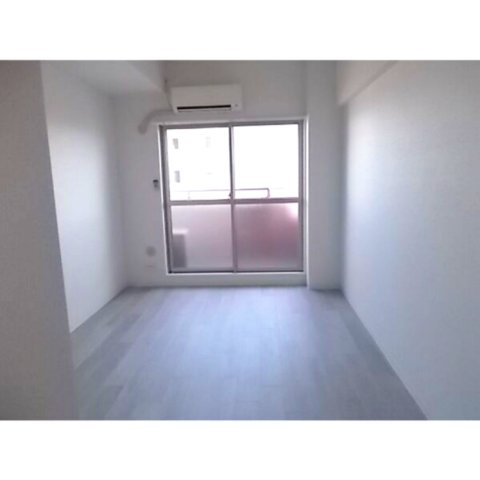 居室・リビング　※写真は同じマンションの違う部屋のものになります。