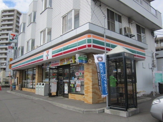 コンビニ　セブンイレブン札幌北野6条店（コンビニ）まで321m