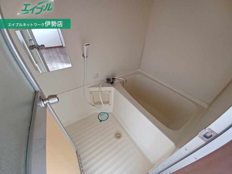 バス・シャワールーム　別部屋反転写真