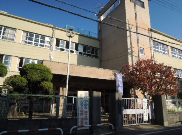 中学校　門真市立第二中学校（中学校）まで855m