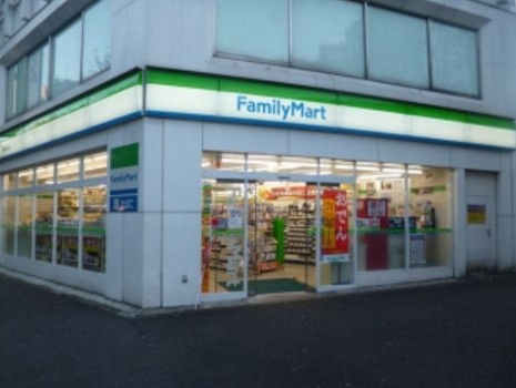 コンビニ　ファミリーマート・東京区政会館店（コンビニ）まで407m