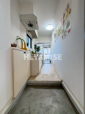 玄関　※反転間取りのモデルルームのお部屋の画像です※現況を優先しま