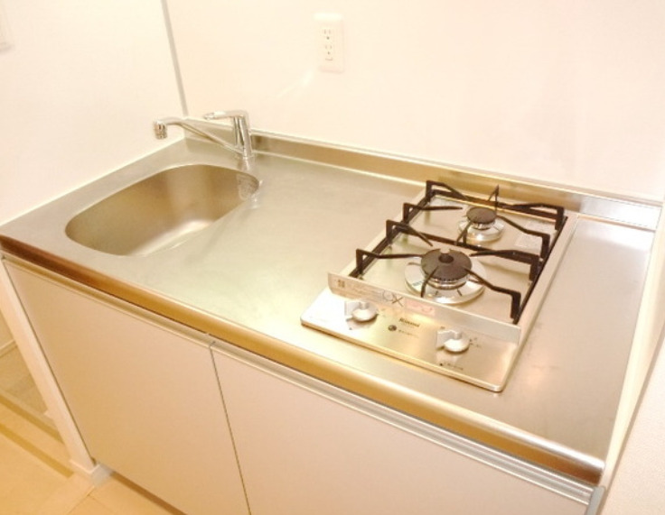 キッチン　別部屋の画像を使用しております。