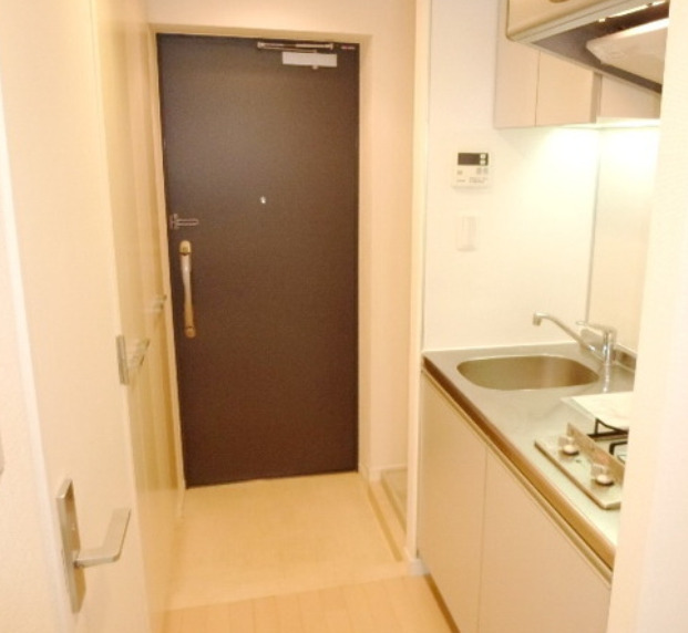 玄関　別部屋の画像を使用しております。