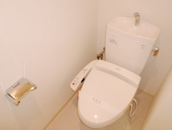 トイレ　別部屋の画像を使用しております。