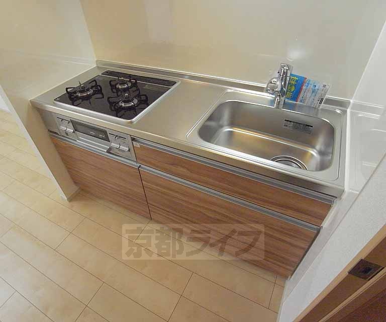 キッチン　三口コンロつきは魅力的