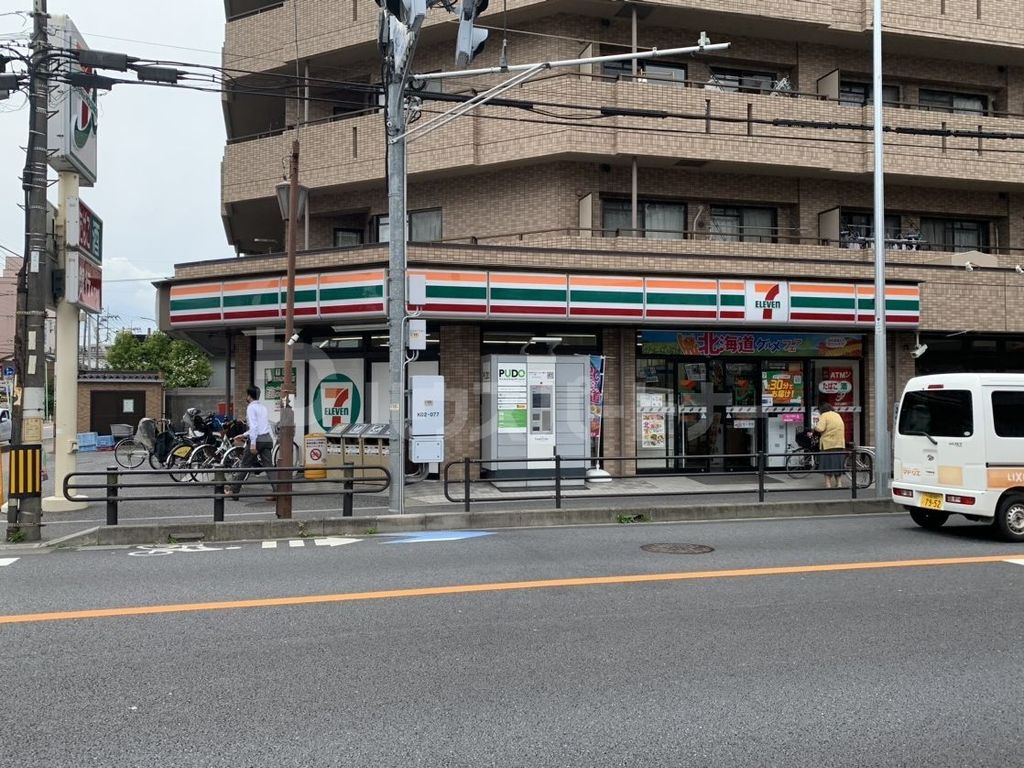 コンビニ　セブンイレブン戸田本町一丁目店（コンビニ）まで1m