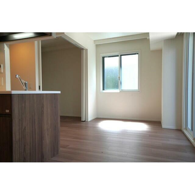 J.GRAN Court 品川西大井WEST 部屋番号:101の居間写真