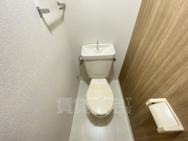 地下鉄御堂筋線 長居駅 徒歩9分 5階建 築35年のトイレ写真