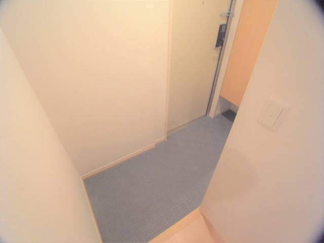 D-room灘北通の玄関写真