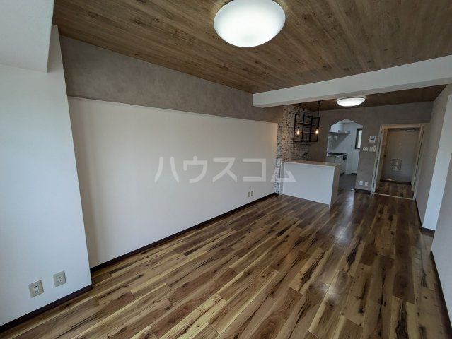 パールマンションの居間写真