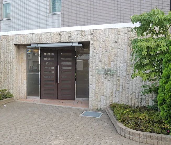 エントランス　弊社は都内全域の物件をご紹介可能です！