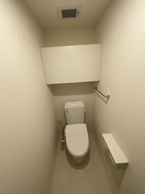 ＪＲ総武線 市川駅 徒歩10分 2階建 築5年のトイレ写真
