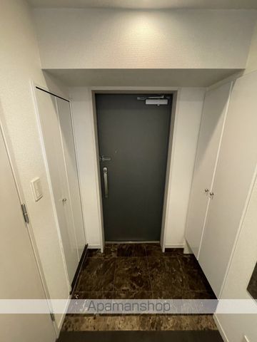 都営大江戸線 蔵前駅 徒歩1分 11階建 築22年の玄関写真