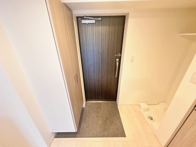 MELDIA CREST TAPP新大阪WESTの玄関写真