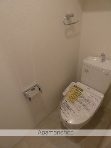 ＪＲ大阪環状線 福島駅 徒歩9分 11階建 築6年のトイレ写真