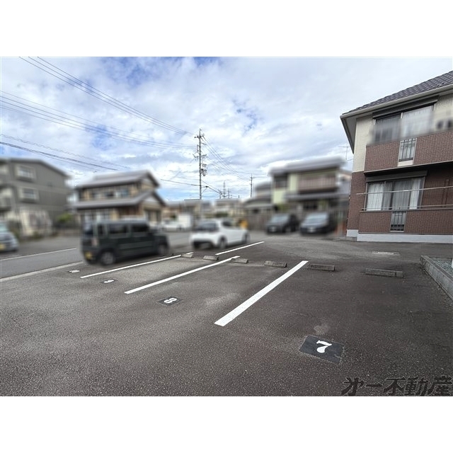 駐車場　駐車場