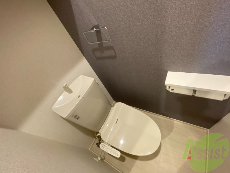 トイレ　トイレは温水洗浄付き便座となっており快適にご利用できます。