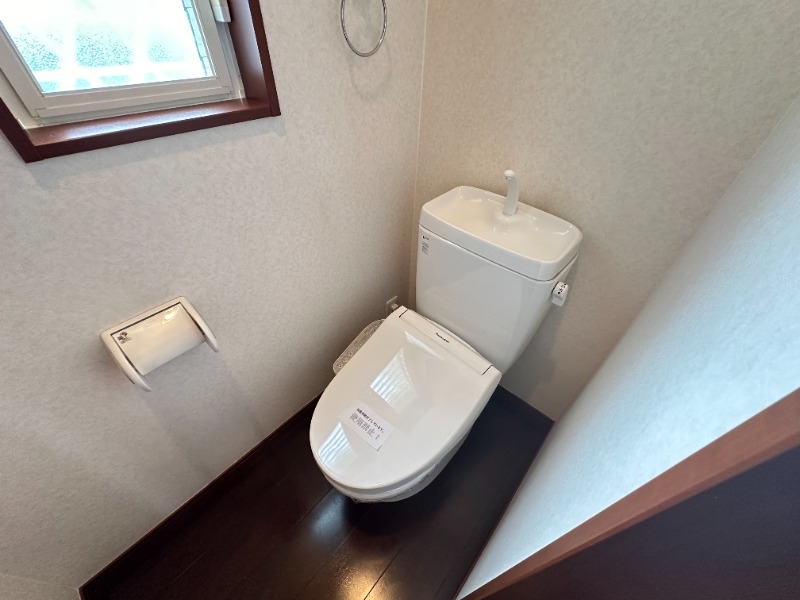 上ヶ原十番町戸建貸家のトイレ写真