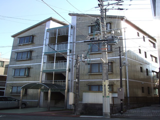 静岡市葵区西草深町のマンションの建物外観