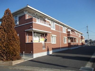 桜川市富士見台のアパートの建物外観
