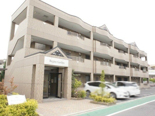 栃木市片柳町のマンションの建物外観