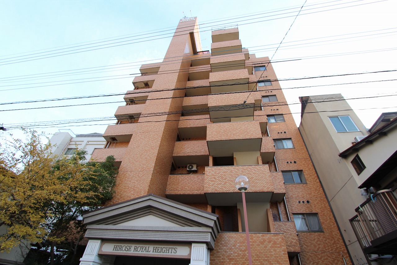 【高松市末広町のマンションの建物外観】