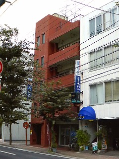 松山市大手町のマンションの建物外観