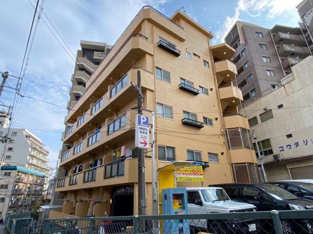 神戸市灘区倉石通のマンションの建物外観